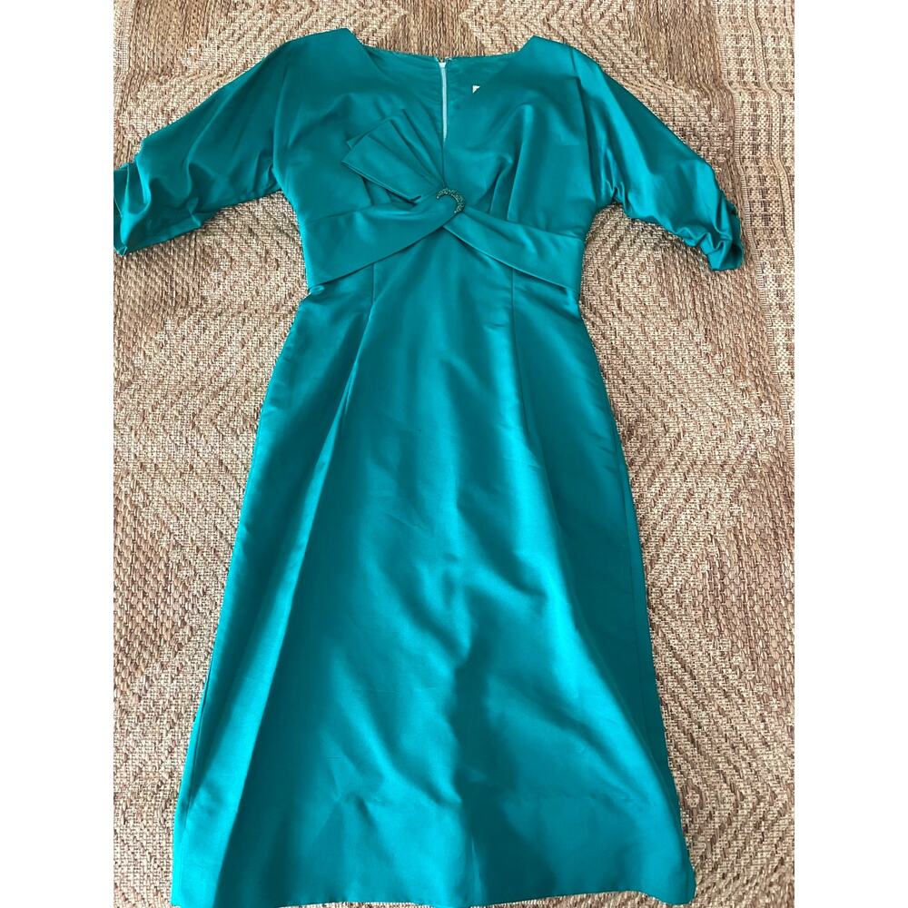 Vintage R&K Originals Midi Emerald Green Dress with elbow length Sleeves
